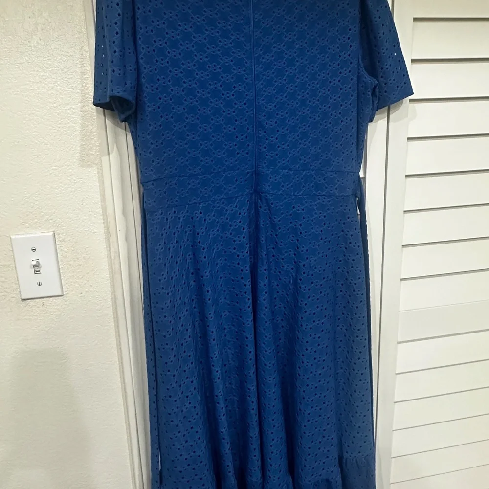 Dress - Picture 4 of 8